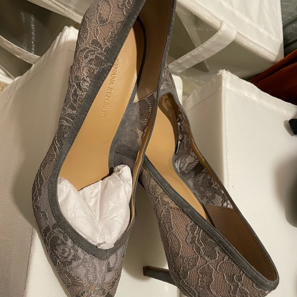 Gray Lace Pumps - Picture 3 of 3